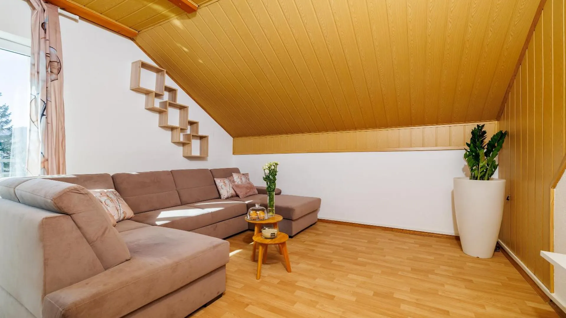 Apartmani Andelic- Fuzine 1 0*,