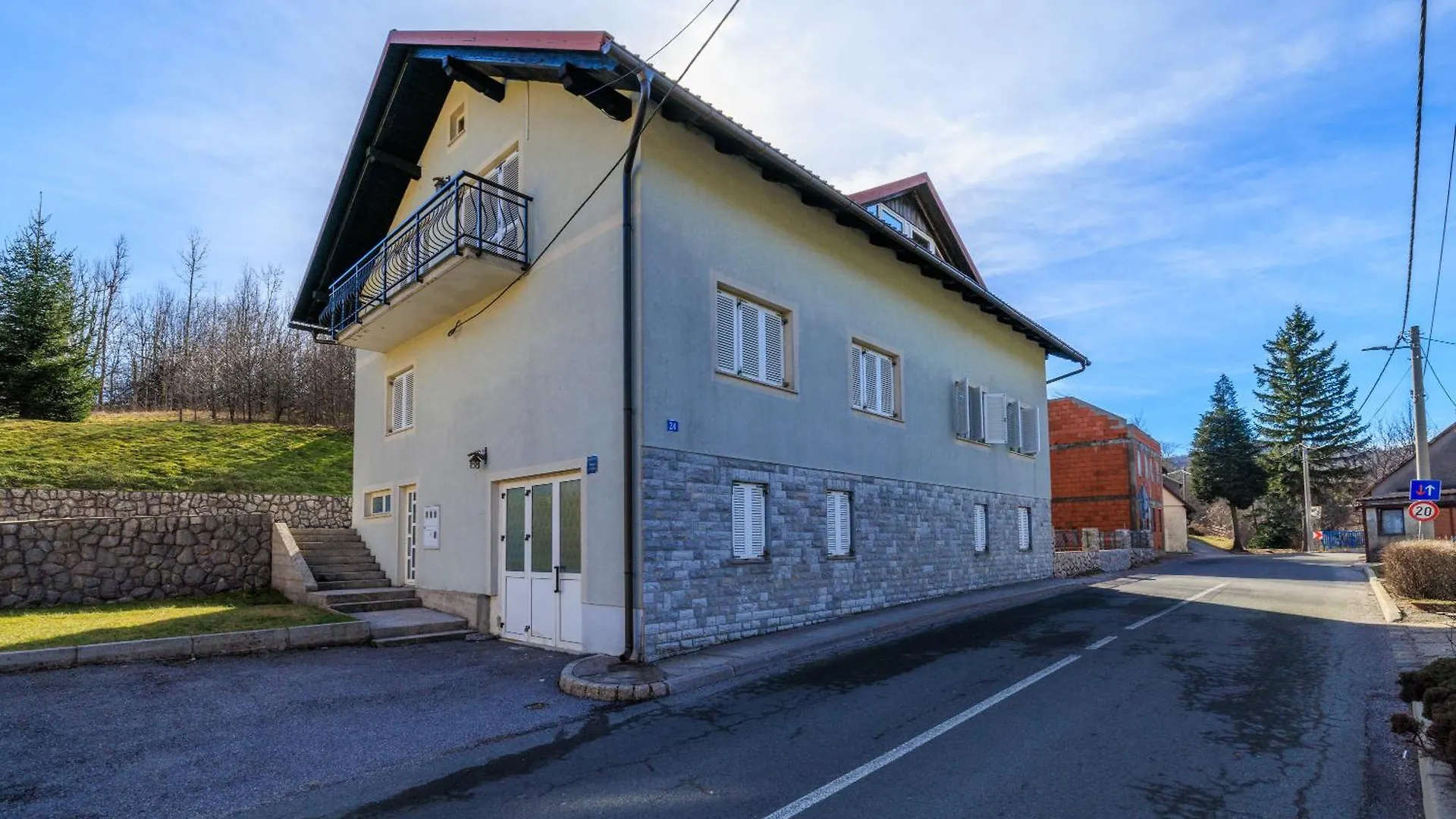 Apartmani Andelic- Fuzine 1 0*,